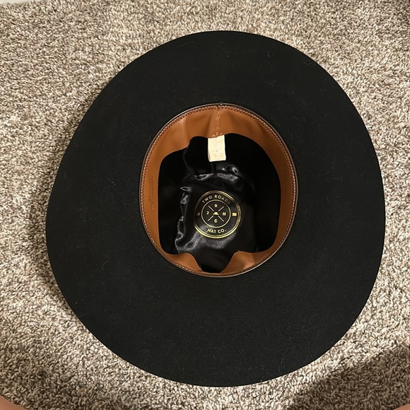 Two Road hat (Gigi pip company) - Picture 3 of 4